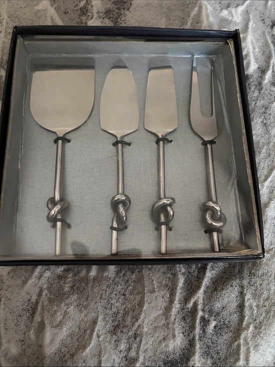 Other - Stainless Steel Knot Handle Cheese & Serving Set - Silver. Brand new